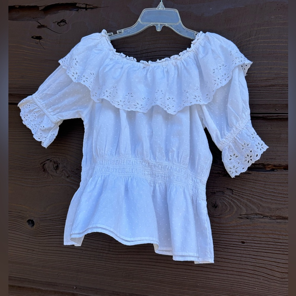211.UNIVERSAL THRED White Ruffle Short Sleeve Eyelet Peplum Blouse.